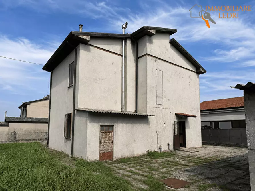 Immagine 1 di Casa indipendente in vendita  in Via Gioacchino Rossini a Salizzole