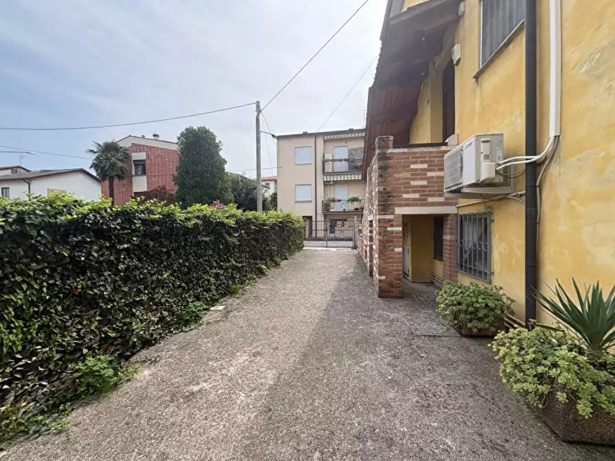 Immagine 22 di Appartamento in affitto  in Via Brenta a Vicenza