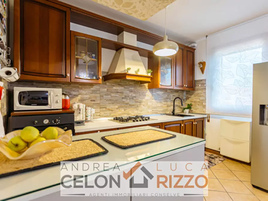 Immagine 9 di Casa quadrifamiliare in vendita  in VIA G. GARIBALDI a Bagnoli Di Sopra