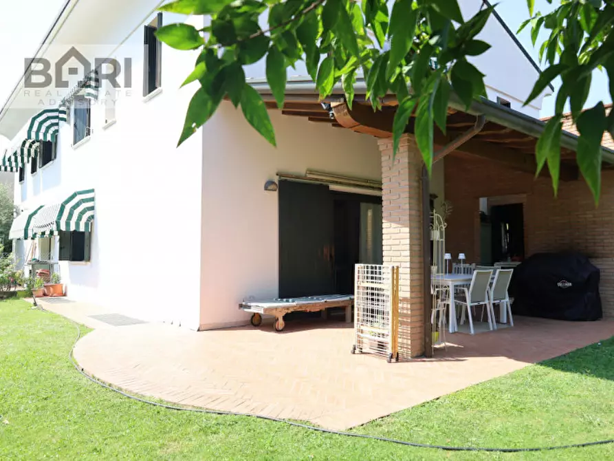 Immagine 1 di Casa bifamiliare in vendita  a Pordenone