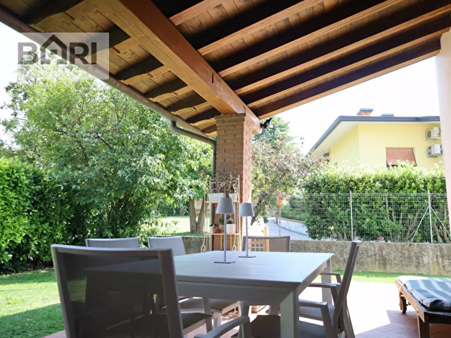 Immagine 11 di Casa bifamiliare in vendita  a Pordenone