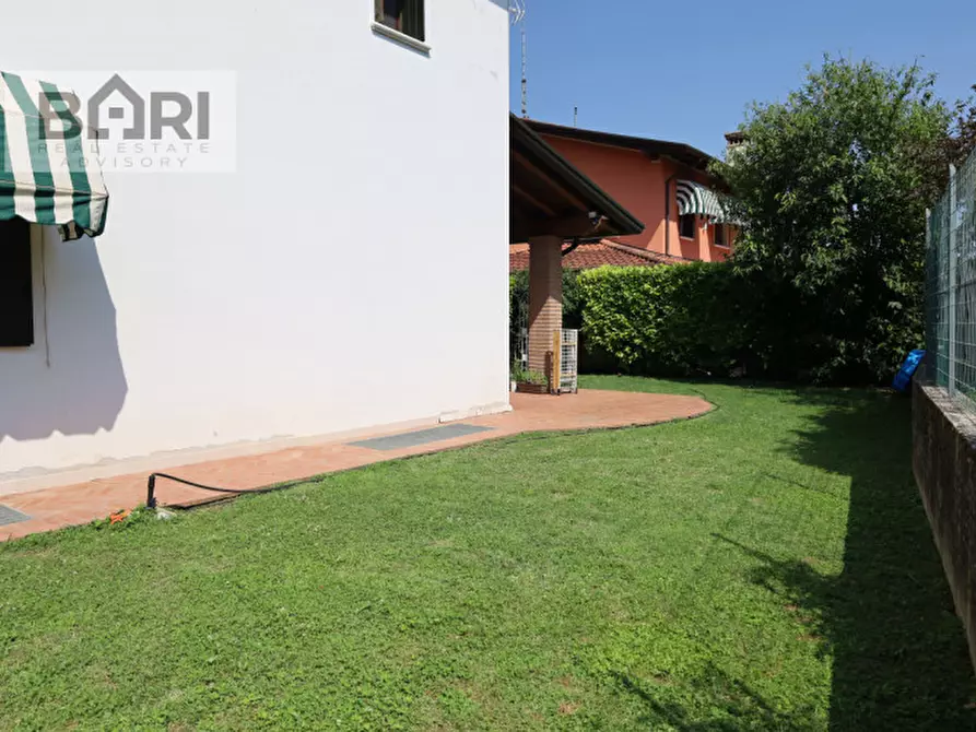 Immagine 37 di Casa bifamiliare in vendita  a Pordenone