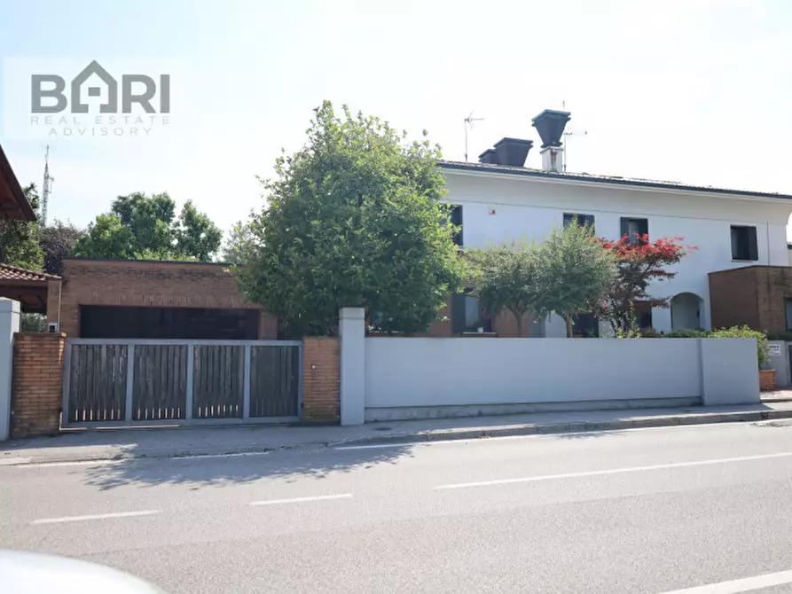 Immagine 38 di Casa bifamiliare in vendita  a Pordenone