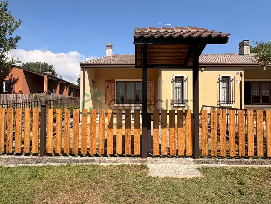 Immagine 2 di Villetta a schiera in vendita  in Via Puriello a San Mauro Di Saline