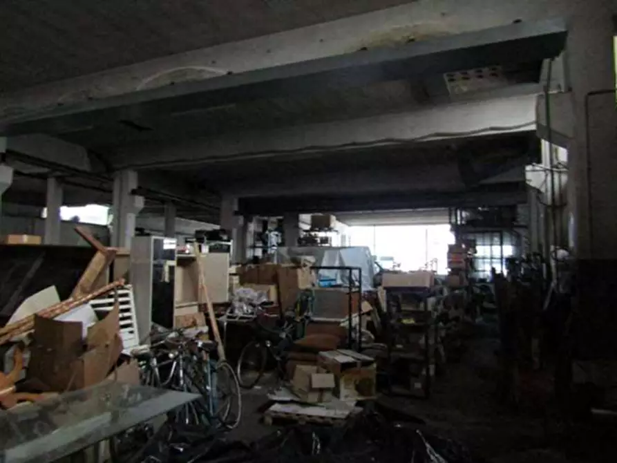Immagine 30 di Capannone industriale in vendita  in Via Edoardo De Betta 3A a Verona
