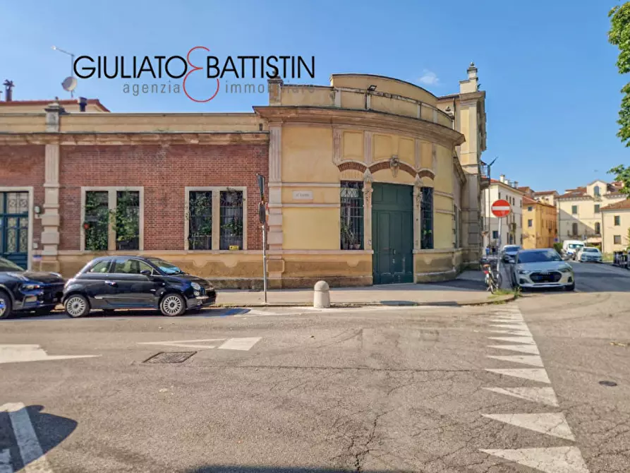 Immagine 6 di Posto auto in vendita  in Contra' Cantarane a Vicenza
