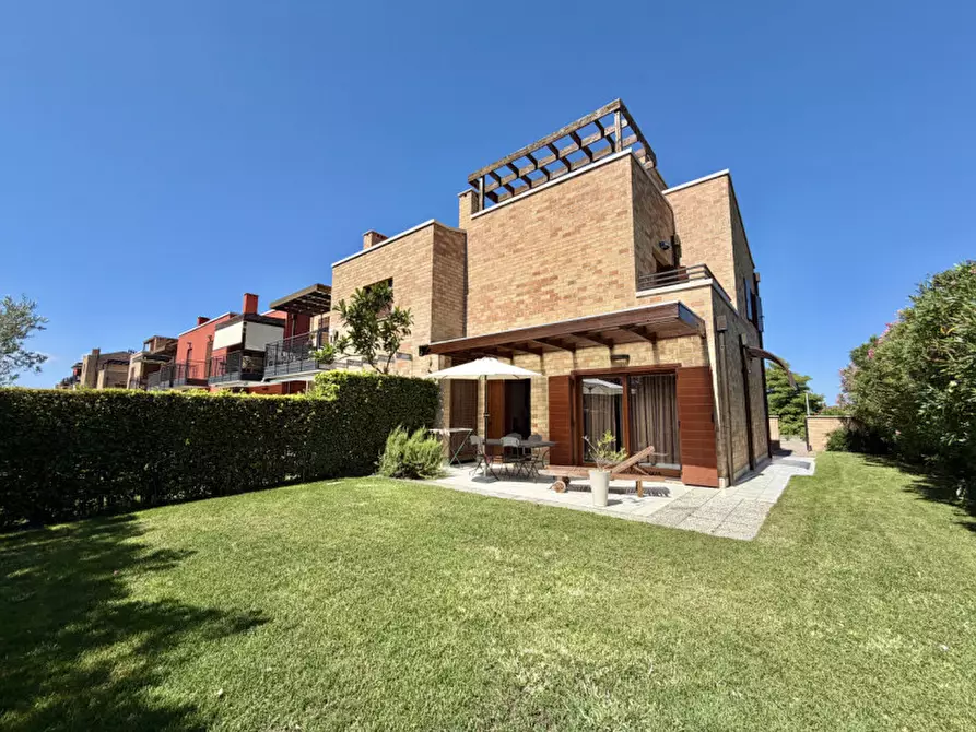 Immagine 1 di Villetta a schiera in vendita  in VIA PETER REICHEGGER 126 a Jesolo