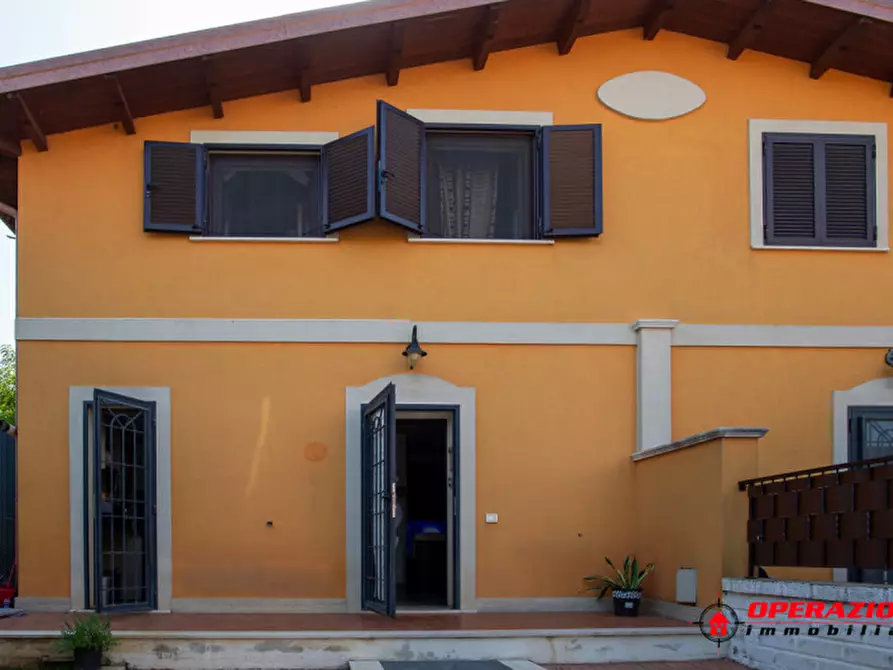 Immagine 2 di Casa quadrifamiliare in vendita  in Via Giovanni Paolo II a Anguillara Sabazia