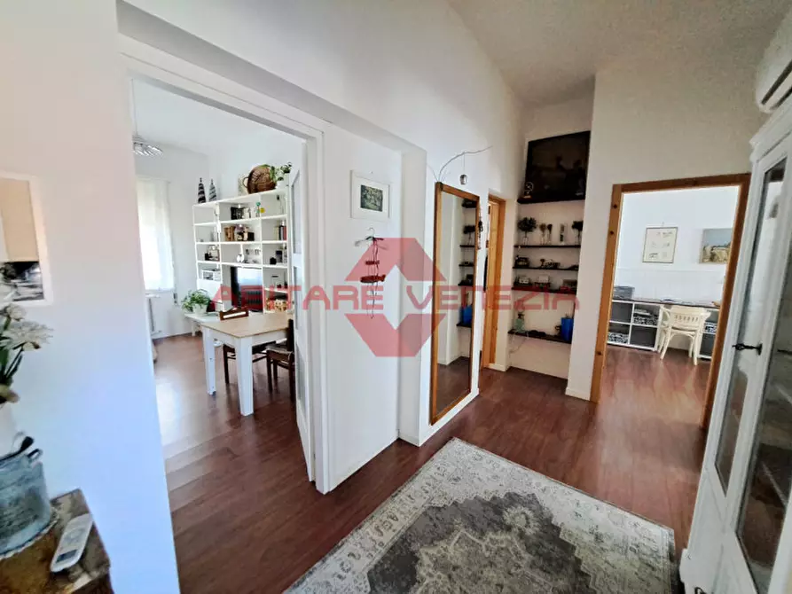 Immagine 5 di Appartamento in vendita  in Via Cristoforo Colombo 1 lido a Venezia