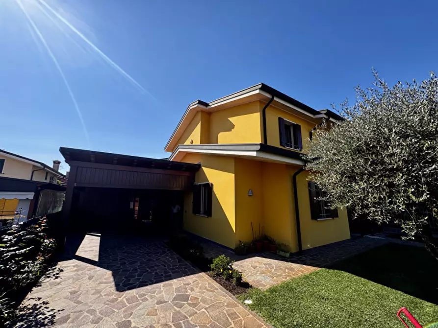 Immagine 1 di Casa bifamiliare in vendita  in Via Giovanni 23° a Granze