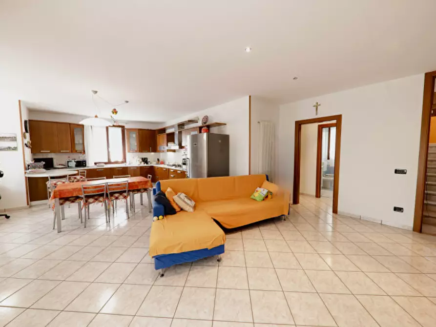 Immagine 3 di Casa bifamiliare in vendita  in Via Giovanni 23° a Granze