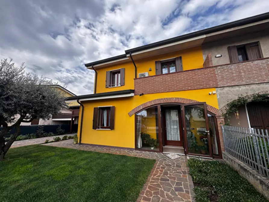 Immagine 4 di Casa bifamiliare in vendita  in Via Giovanni 23° a Granze