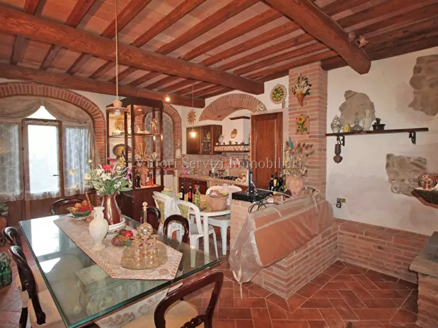 Immagine 7 di Casa bifamiliare in vendita  in via di peschiera a Sinalunga