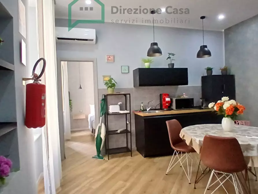 Immagine 1 di Appartamento in affitto  in Via San Giovanni e Paolo a Napoli