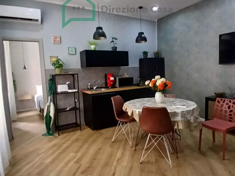 Immagine 2 di Appartamento in affitto  in Via San Giovanni e Paolo a Napoli