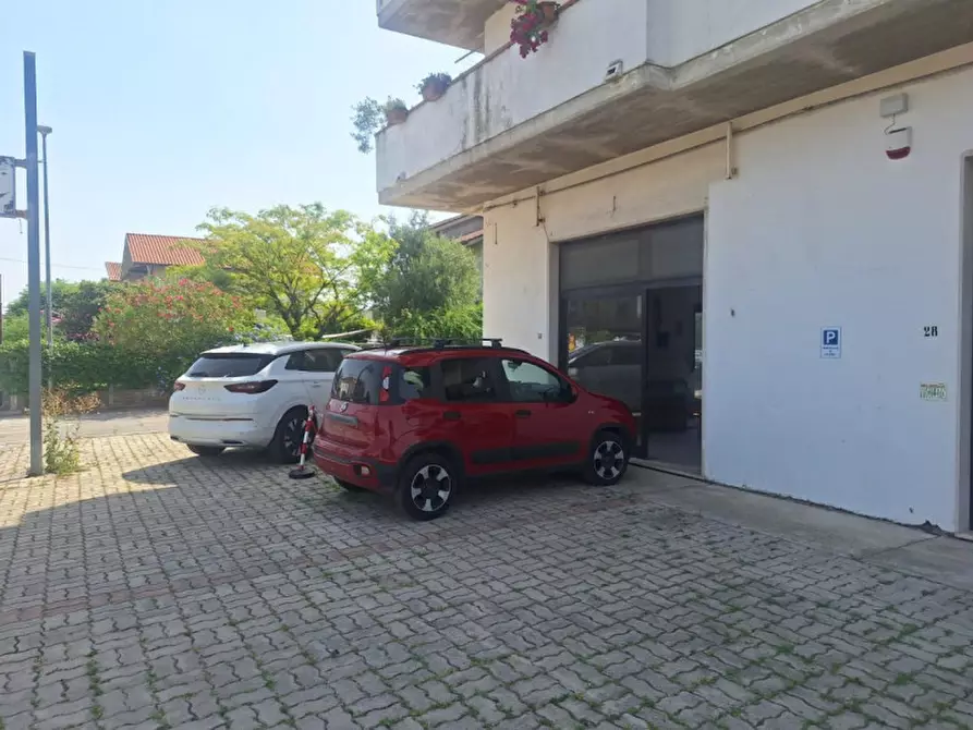Immagine 3 di Negozio in vendita  in Via A. Moro, 28, 65024 Manoppello Scalo PE, Italia a Manoppello