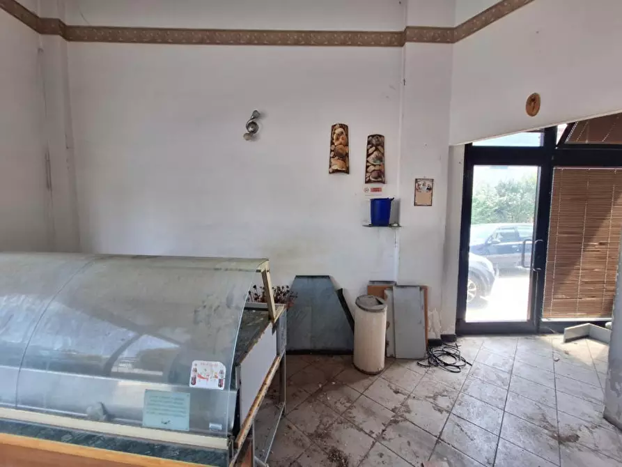 Immagine 7 di Negozio in vendita  in Via A. Moro, 28, 65024 Manoppello Scalo PE, Italia a Manoppello