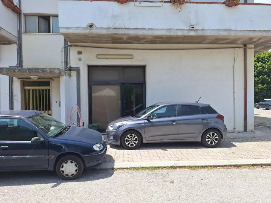 Immagine 9 di Negozio in vendita  in Via A. Moro, 28, 65024 Manoppello Scalo PE, Italia a Manoppello