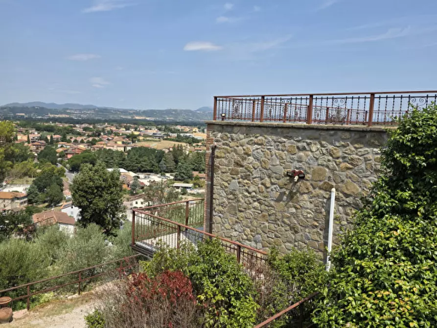 Immagine 8 di Rustico / casale in vendita  a Torgiano