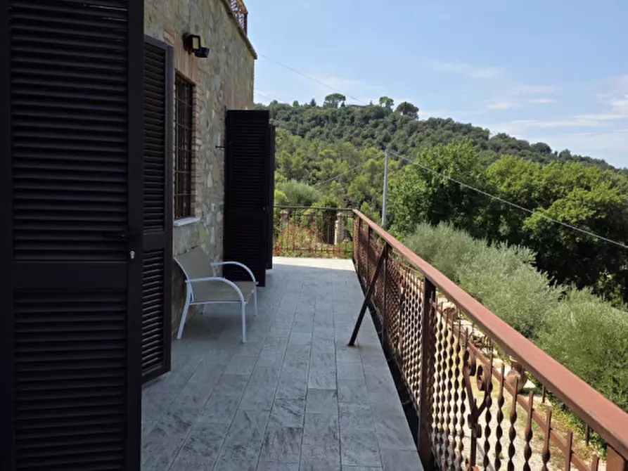 Immagine 28 di Rustico / casale in vendita  a Torgiano