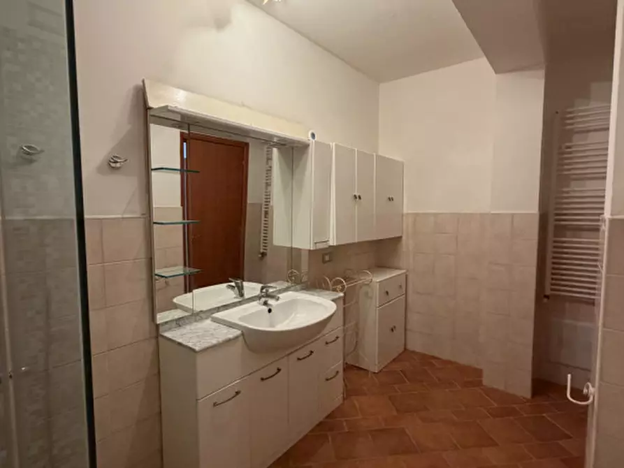 Immagine 34 di Rustico / casale in vendita  a Torgiano