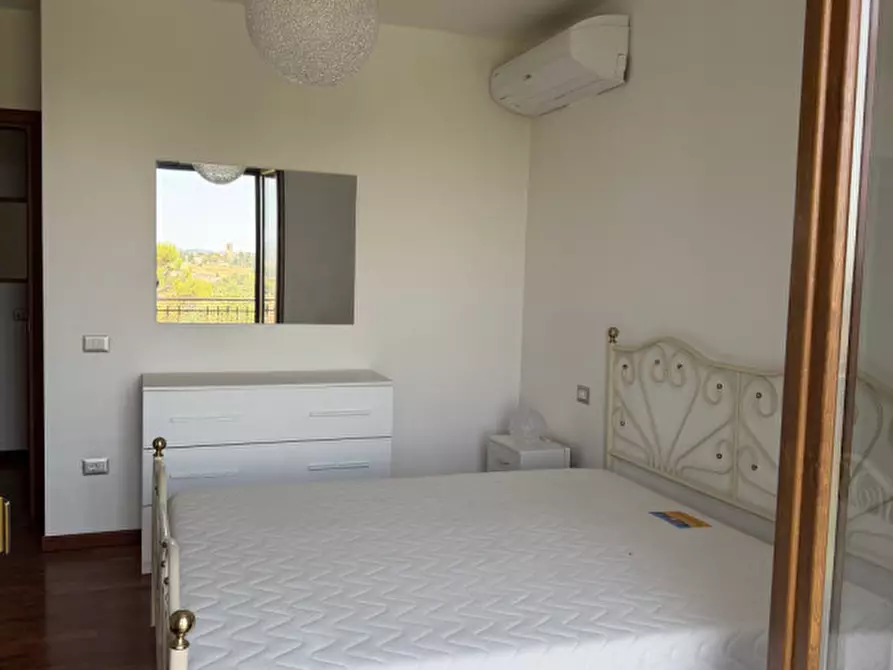 Immagine 36 di Rustico / casale in vendita  a Torgiano