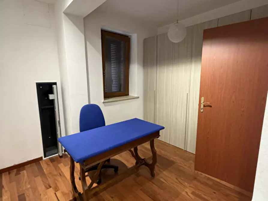 Immagine 40 di Rustico / casale in vendita  a Torgiano
