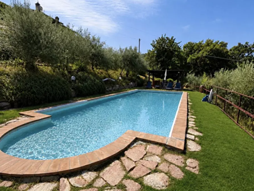 Immagine 47 di Rustico / casale in vendita  a Torgiano