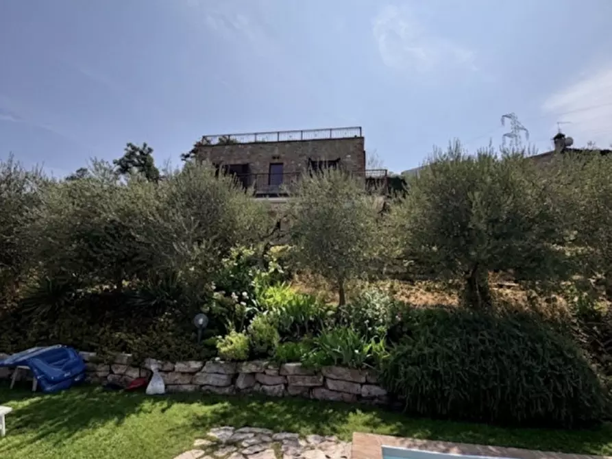 Immagine 50 di Rustico / casale in vendita  a Torgiano