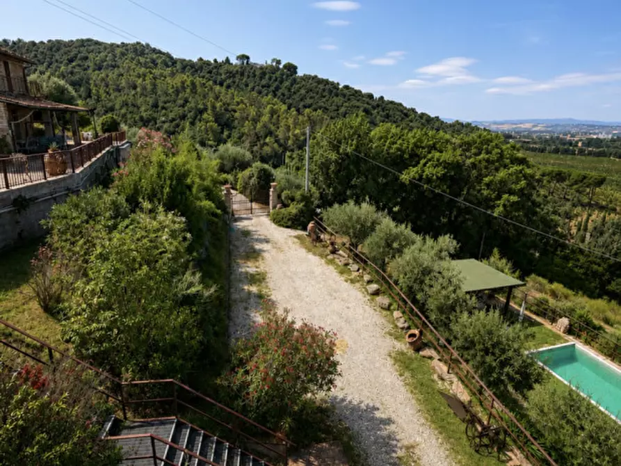 Immagine 51 di Rustico / casale in vendita  a Torgiano