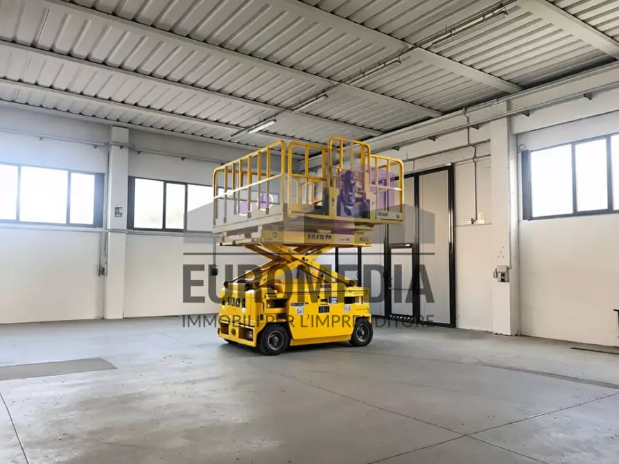 Immagine 4 di Capannone industriale in vendita  in Via Giuseppe Mazzini a Gambellara