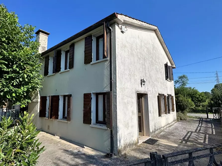 Immagine 1 di Casa bifamiliare in vendita  in Via Bosco 1° Tronco 483 a Borgo Veneto