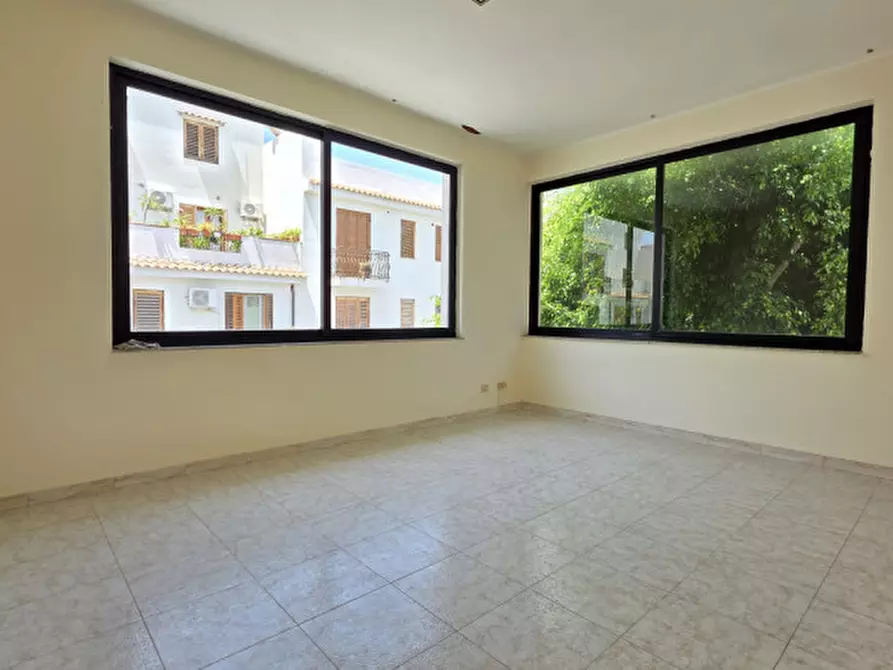 Immagine 26 di Appartamento in vendita  in Via Acqueviole a Milazzo