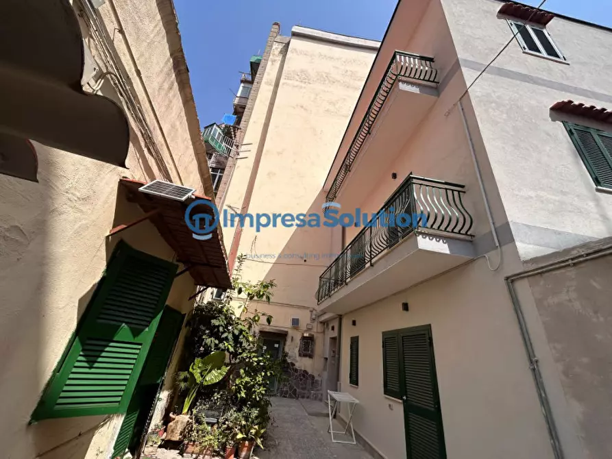 Immagine 3 di Appartamento in affitto  in Via Annella di Massimo a Napoli