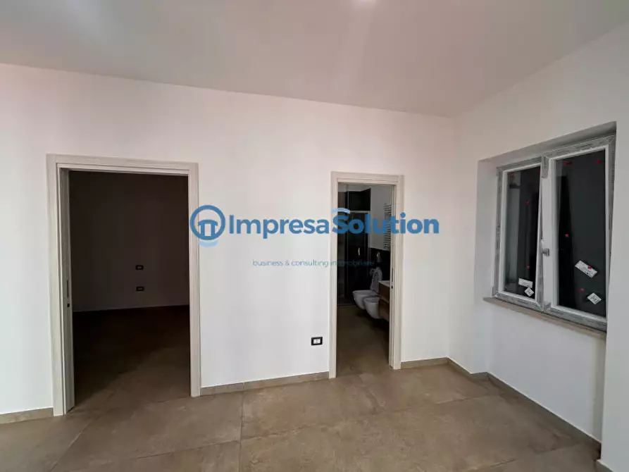 Immagine 13 di Appartamento in affitto  in Via Annella di Massimo a Napoli