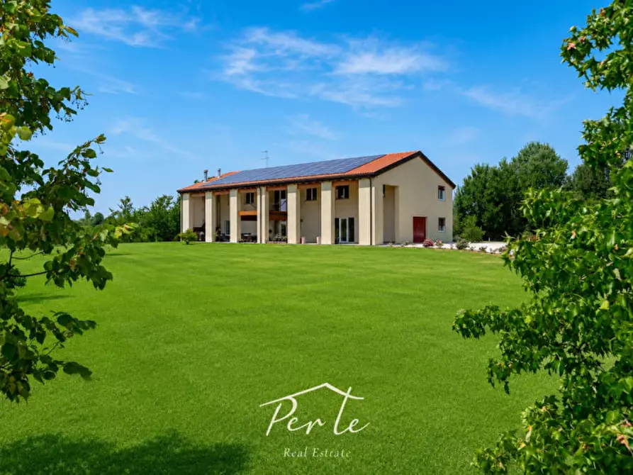 Immagine 1 di Villa in vendita  in Via Malviste, n.59, Silea a Silea