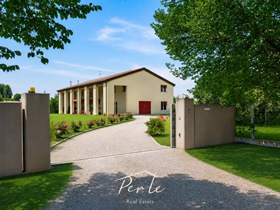 Immagine 3 di Villa in vendita  in Via Malviste, n.59, Silea a Silea
