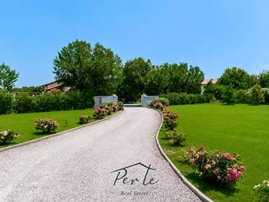 Immagine 4 di Villa in vendita  in Via Malviste, n.59, Silea a Silea
