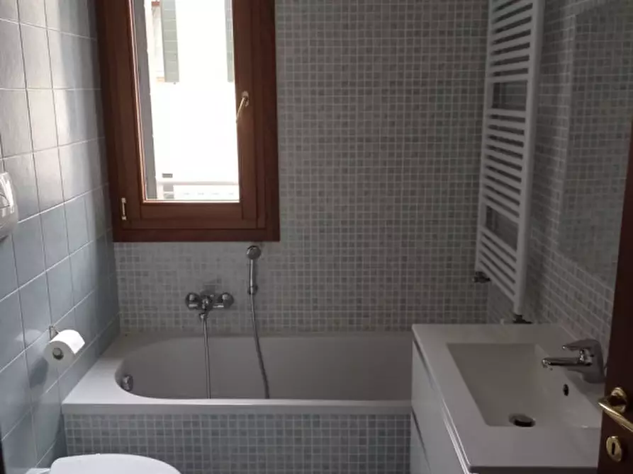 Immagine 5 di Appartamento in vendita  a Padova