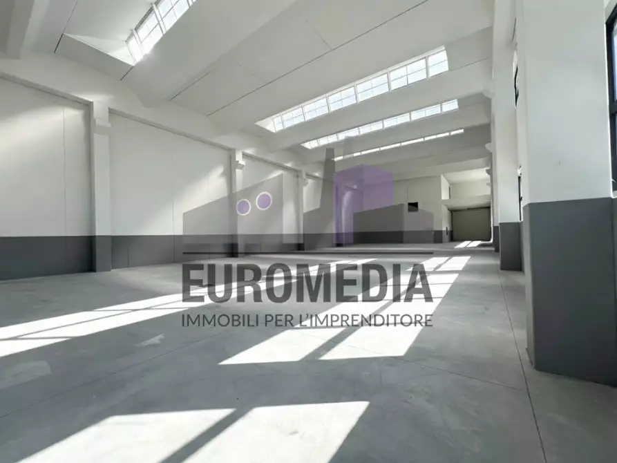 Immagine 1 di Capannone industriale in affitto  in Via Alcide De Gasperi a Montecchio Maggiore
