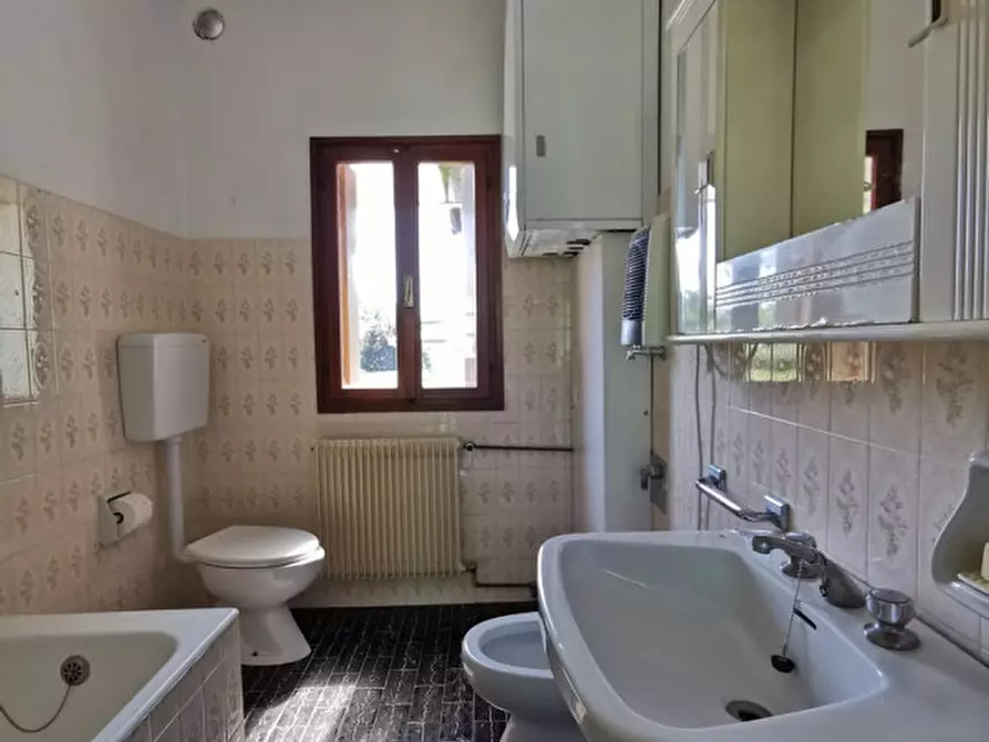 Immagine 10 di Casa indipendente in vendita  in Via Vallenoncello a Pordenone