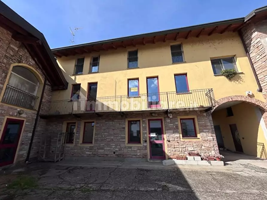 Immagine 2 di Magazzino in vendita  in Largo San Martino 22 a Cerano