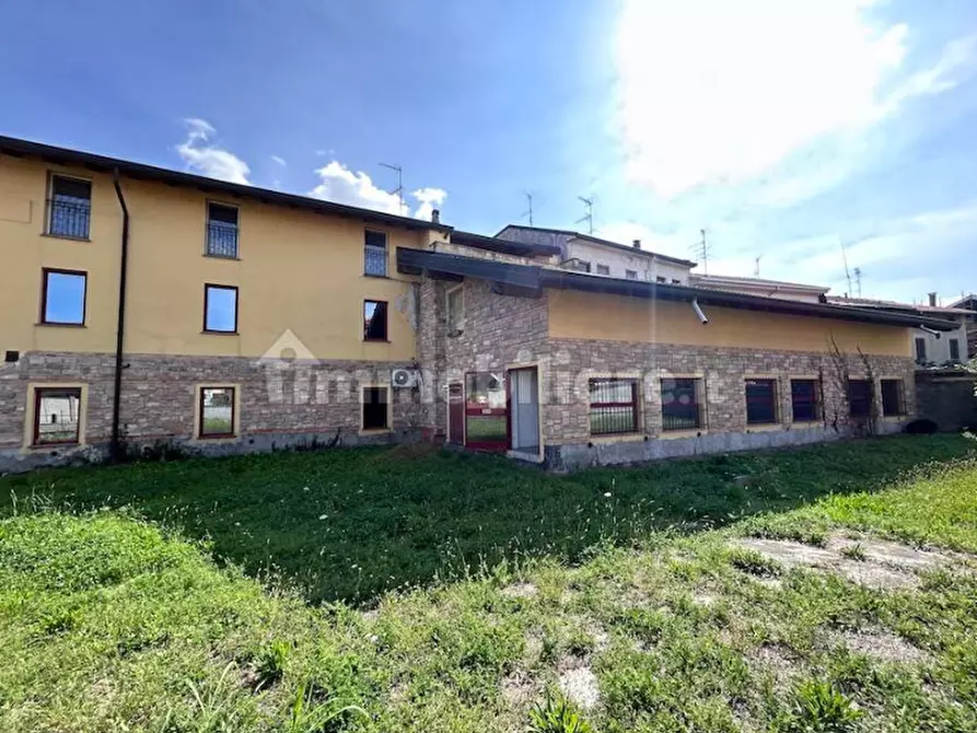 Immagine 3 di Magazzino in vendita  in Largo San Martino 22 a Cerano