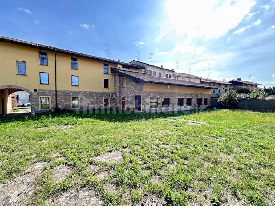 Immagine 7 di Magazzino in vendita  in Largo San Martino 22 a Cerano