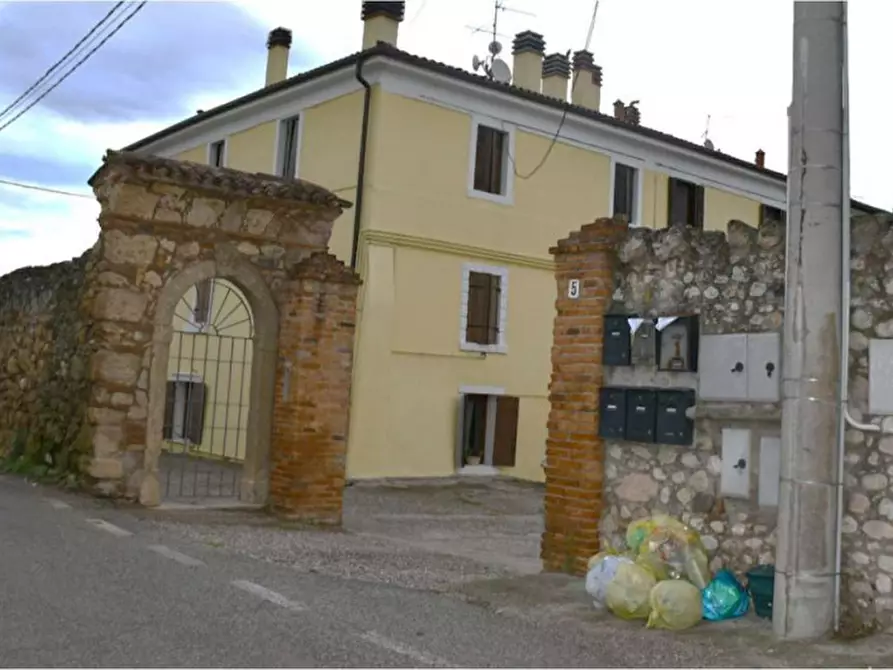 Immagine 2 di Rustico / casale in vendita  in Via Gombion 33 a Caldiero