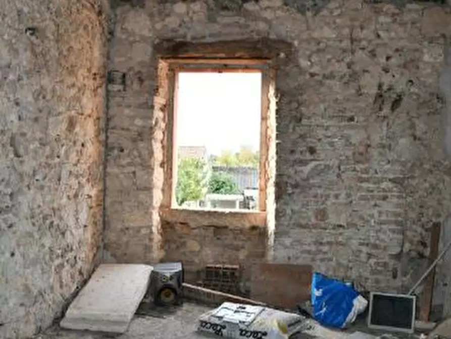 Immagine 11 di Rustico / casale in vendita  in Via Gombion 33 a Caldiero