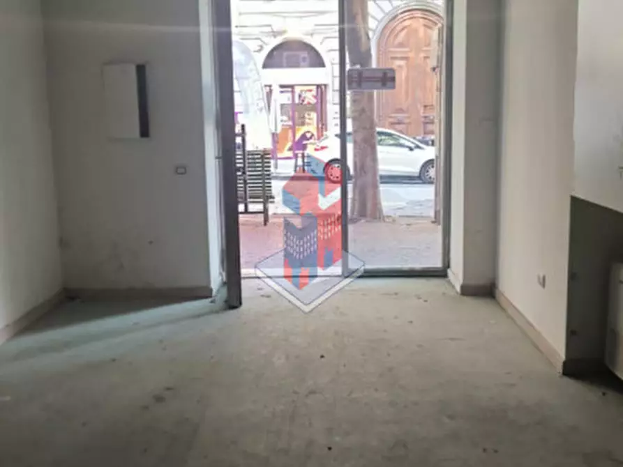 Immagine 8 di Negozio in affitto  in VIA BERNINI (50 MT. DA PIAZZA VANVITELLI) a Napoli