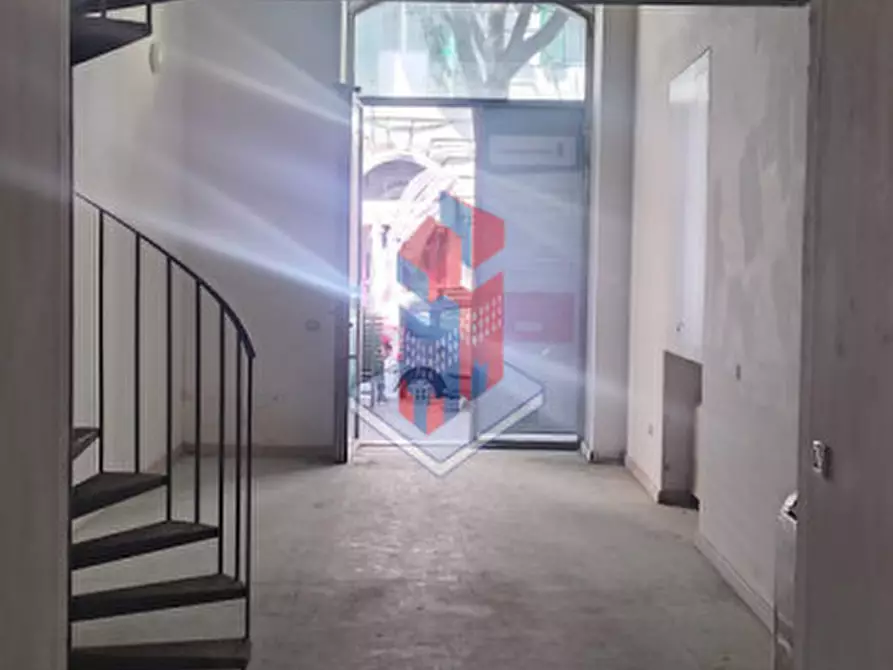 Immagine 12 di Negozio in affitto  in VIA BERNINI (50 MT. DA PIAZZA VANVITELLI) a Napoli