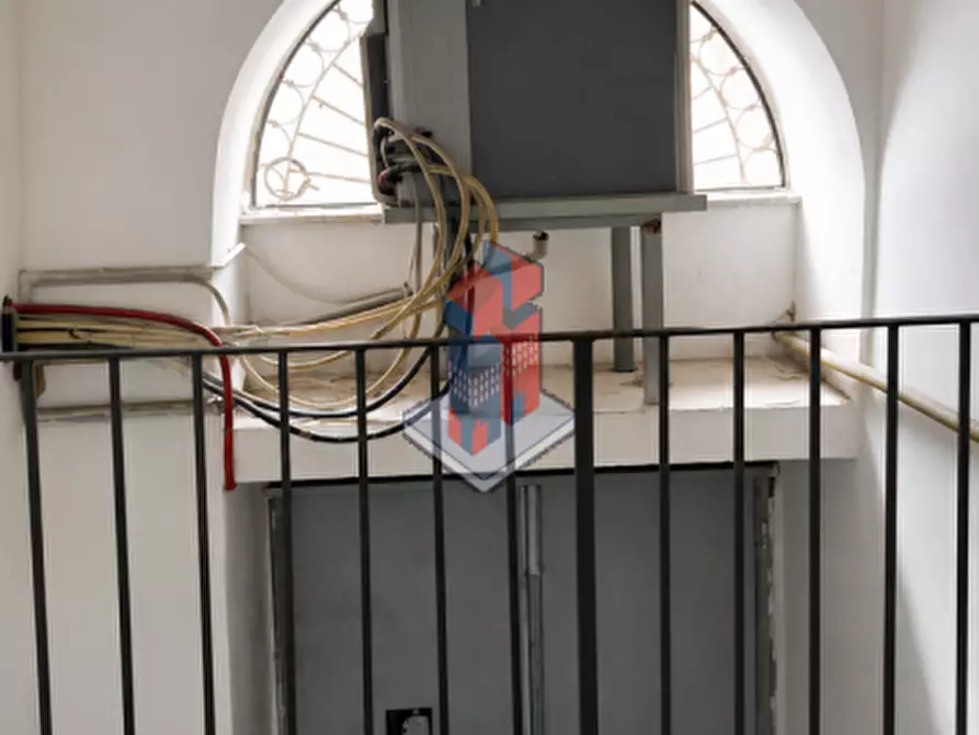 Immagine 19 di Negozio in affitto  in VIA BERNINI (50 MT. DA PIAZZA VANVITELLI) a Napoli