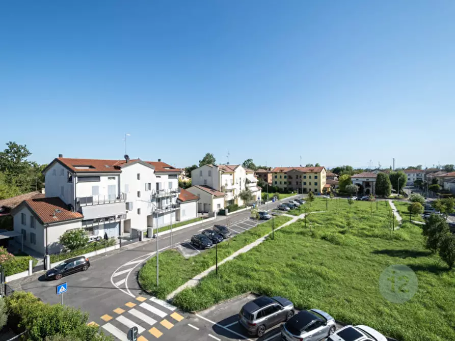Immagine 3 di Appartamento in vendita  in Via Fosse Ardeatine 22 a Novi Di Modena